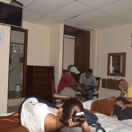 Olan'S Hotel Group Esmeraldas Ngoại thất bức ảnh